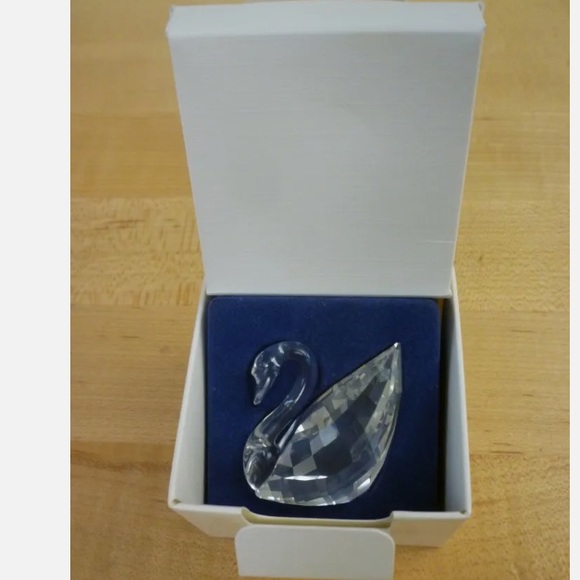 Swarovski SCS Crystal Small Swan Mini Figurine 1.5" Collector's Society - Picture 7 of 7